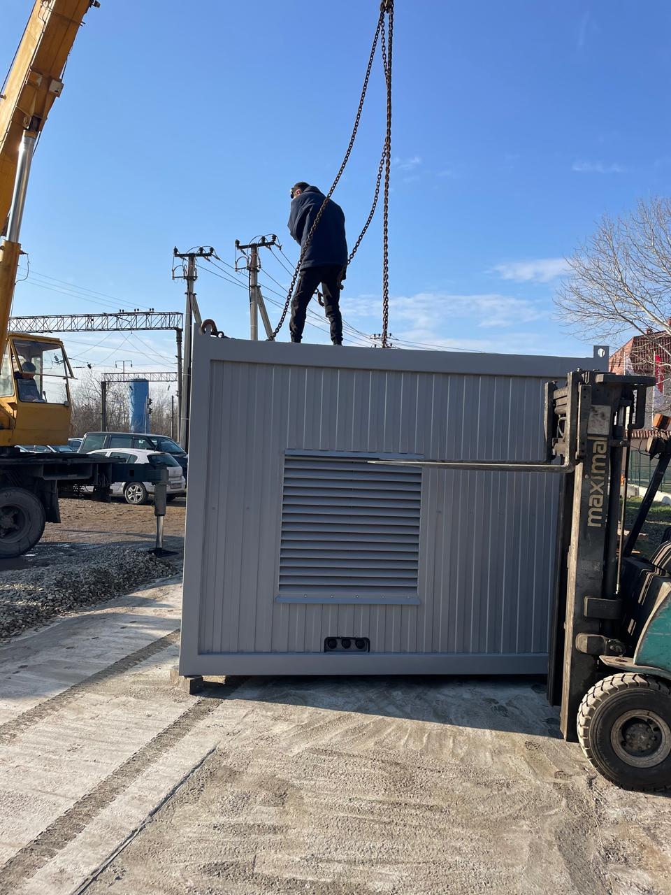 Поставка на строительную площадку в Московскую область, ДГУ 100 кВт в антивандальном утепленном блок-контейнере