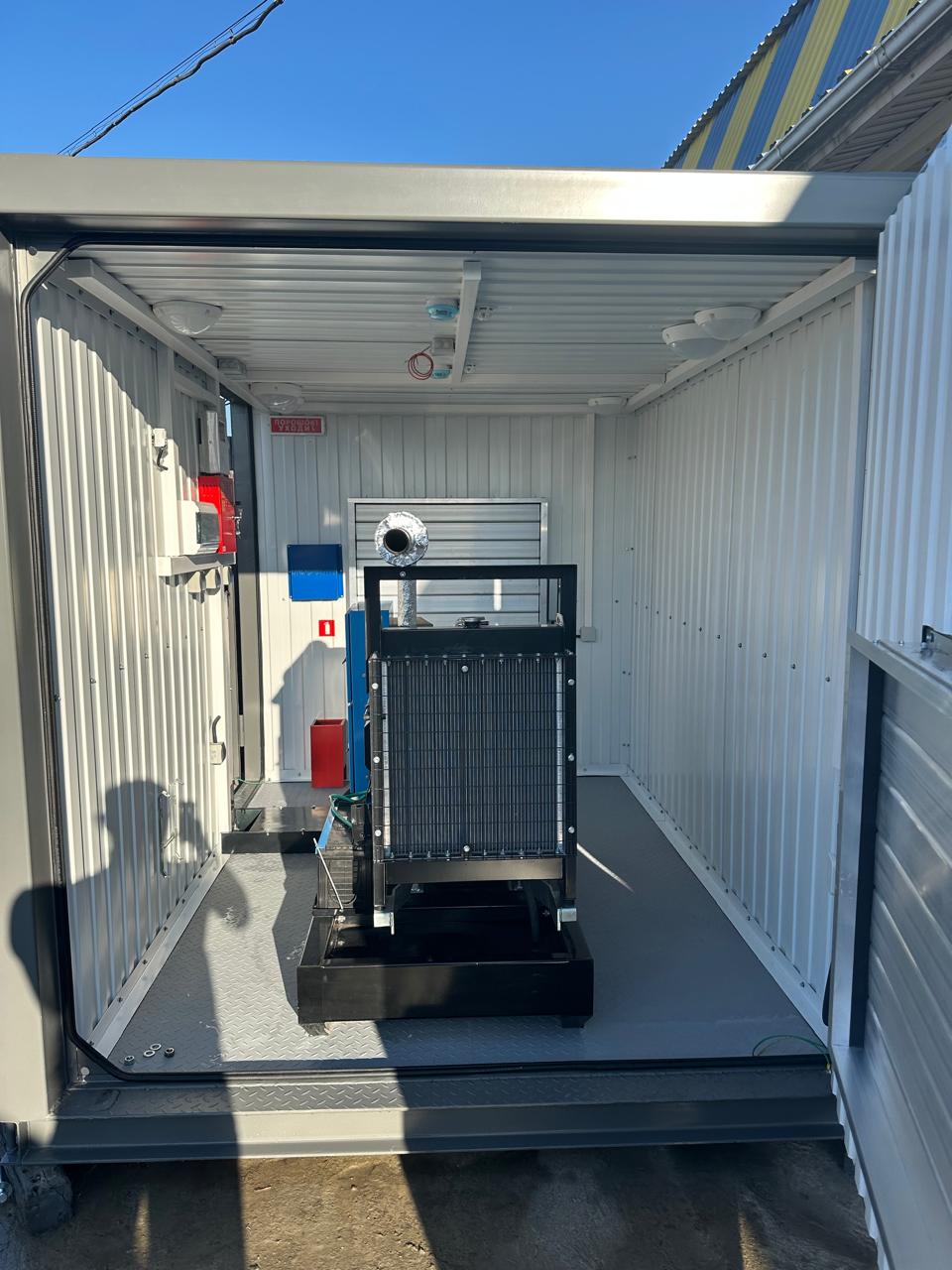 Поставка на северные регионы, ДГУ 30 кВт в утепленном цельномварном контейнере